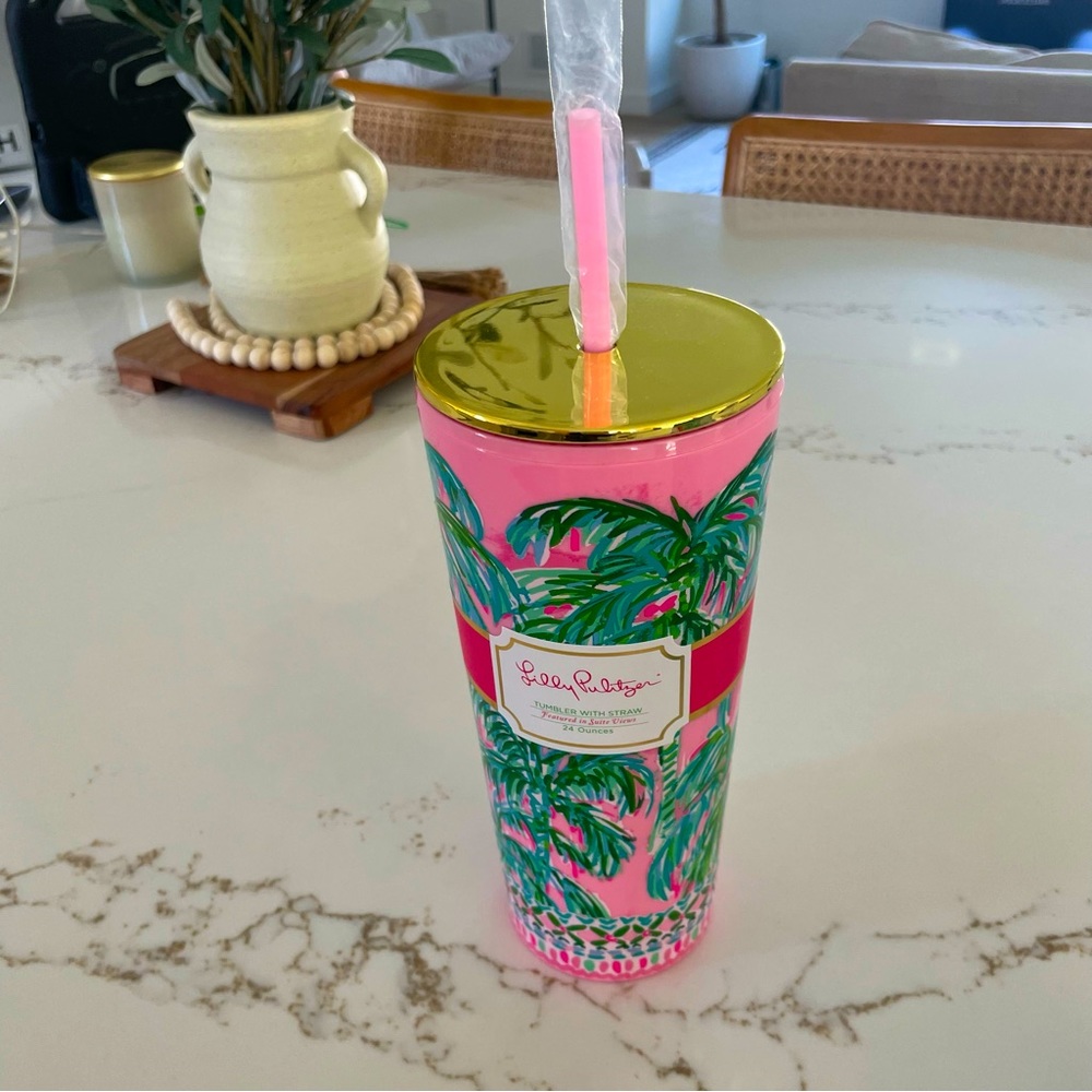 Lilly Pulitzer Tumbler with Straw Featured in Suite Views 24oz - NEW! - Picture 8 of 8